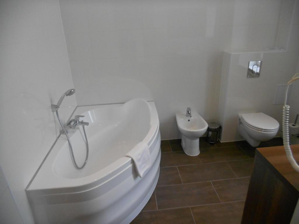 Hotel Srodmiejski Zielona Góra Habitación foto