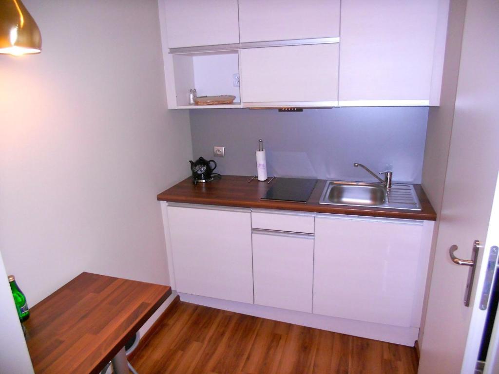 Hotel Srodmiejski Zielona Góra Habitación foto