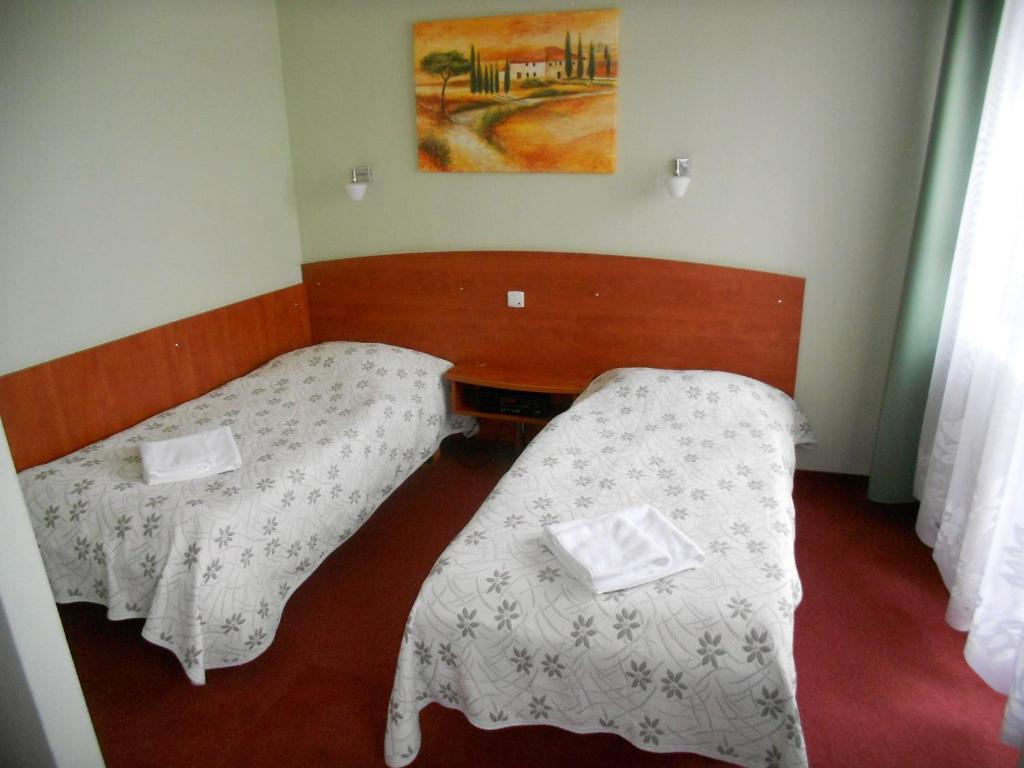 Hotel Srodmiejski Zielona Góra Habitación foto